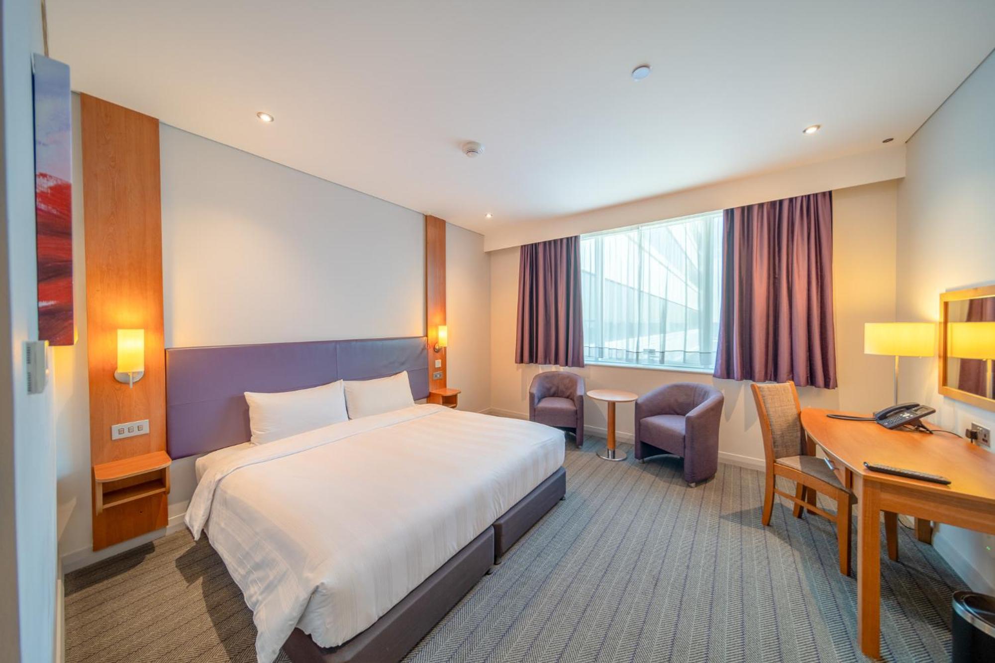 Premier Inn Abu Dhabi Airport Business Park Экстерьер фото