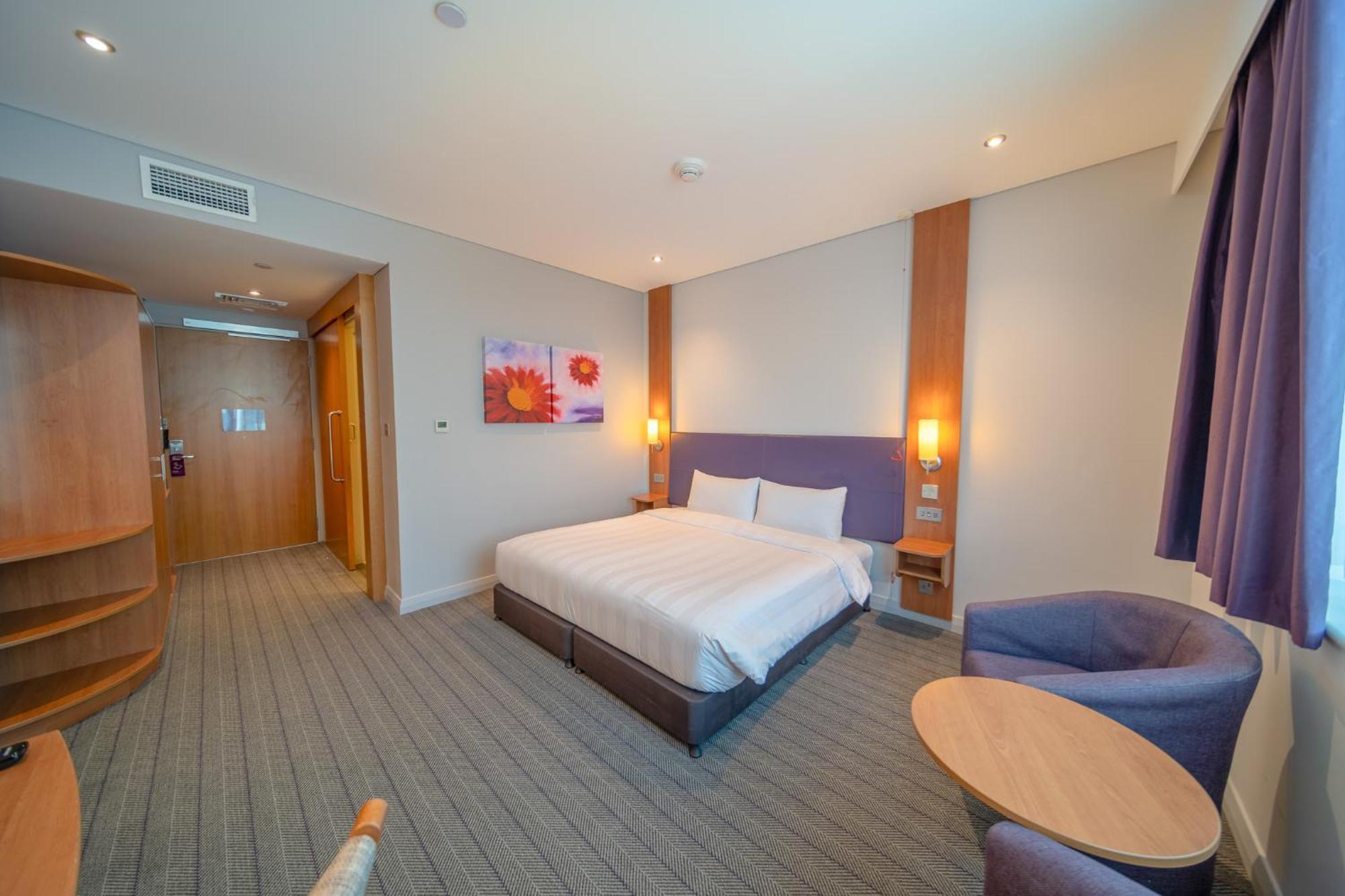 Premier Inn Abu Dhabi Airport Business Park Экстерьер фото